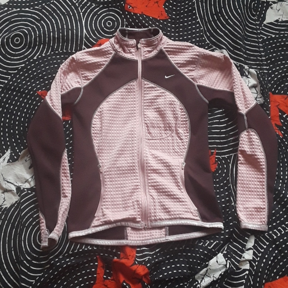 NIKE dri fit therma top